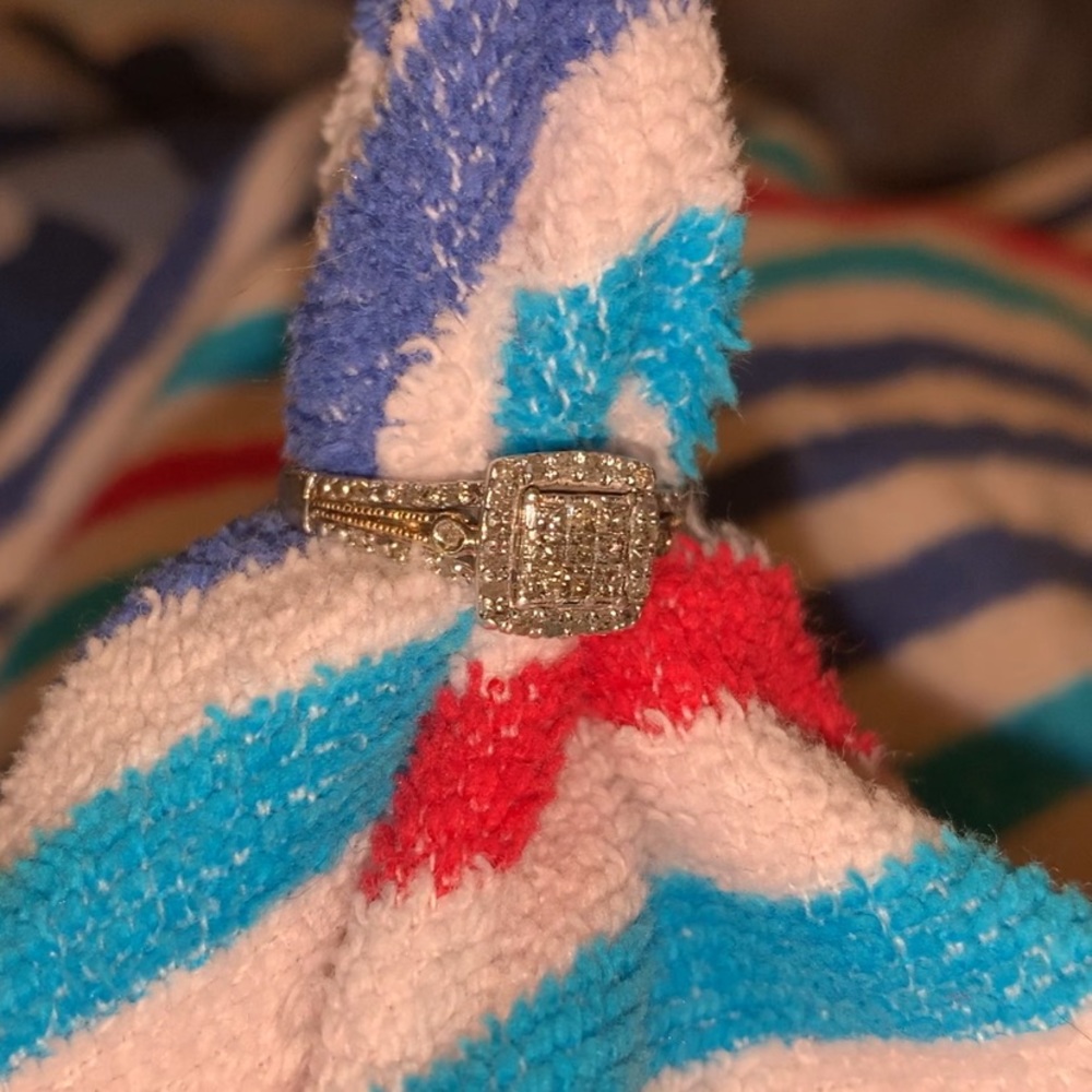 (OFFERS) ZALES DIAMOND RING STERLING SILVER GOLD - Picture 2 of 9